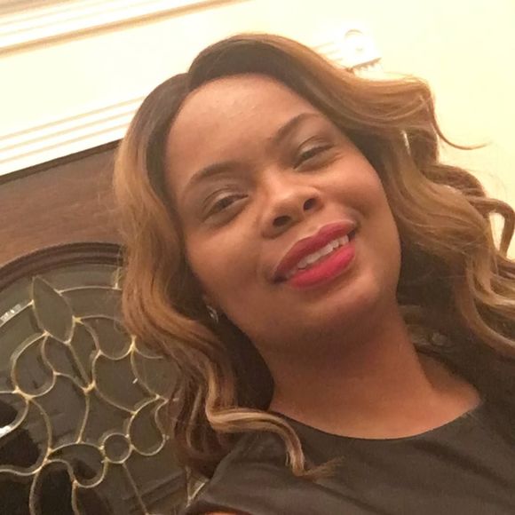 Meet your Posher, Tiffany - Picture 1 of 1